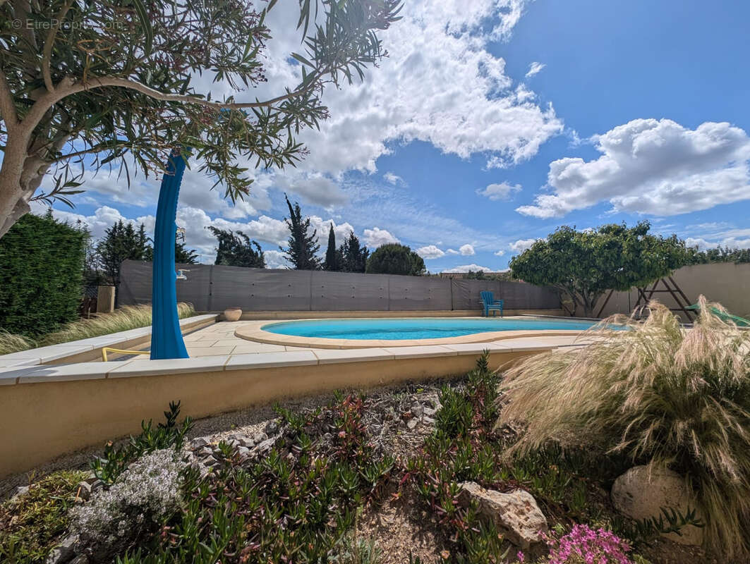 Villa 4 chambres avec piscine et garage dans un quartier calme - photo 16