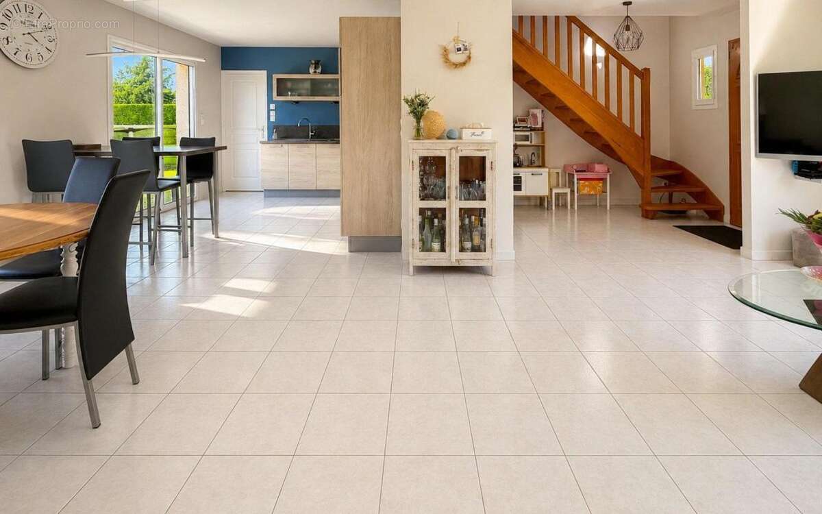 Maison à BONNETABLE