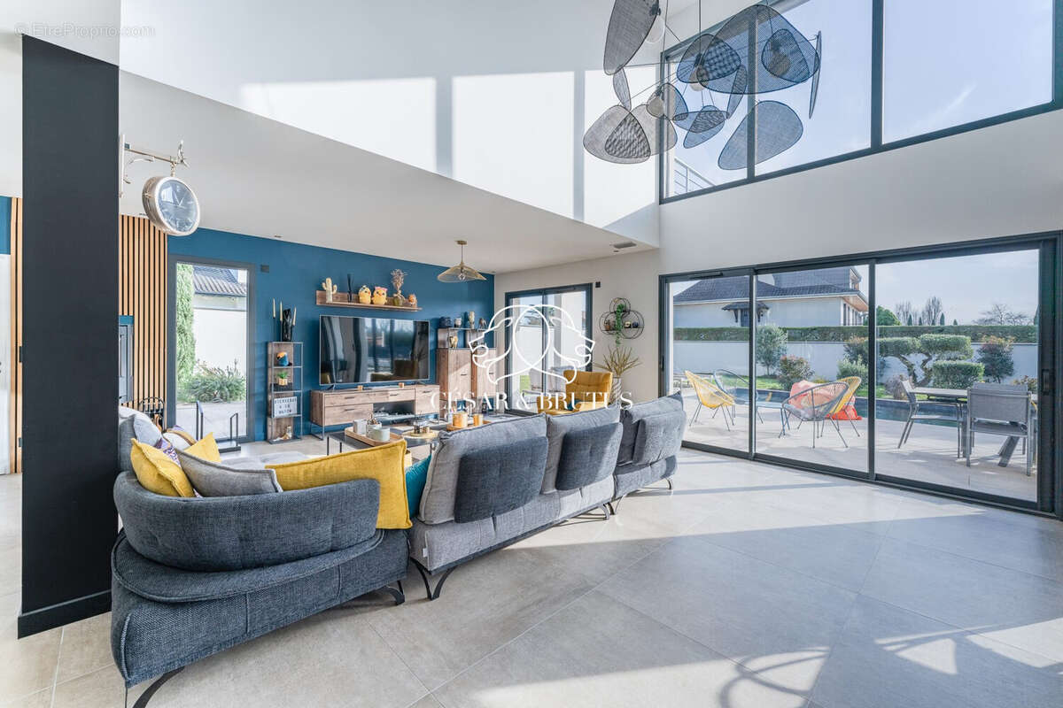 Maison 5 pièces 181 m² à vendre à Genas (69740) - photo 8