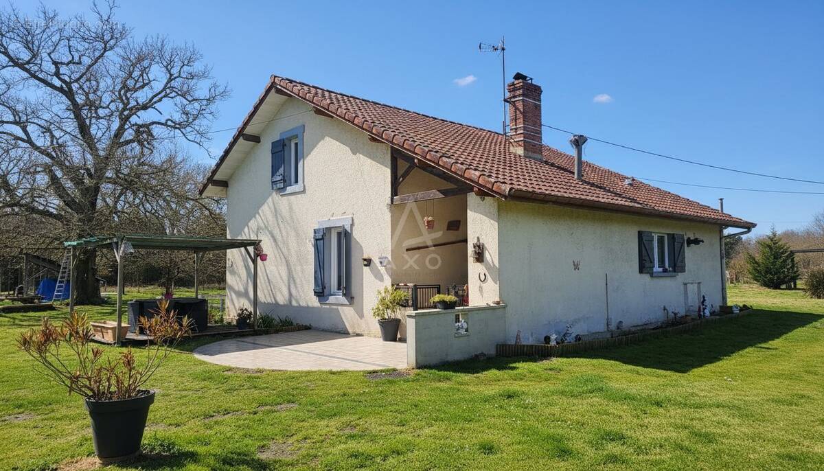 Maison à BOURRIOT-BERGONCE