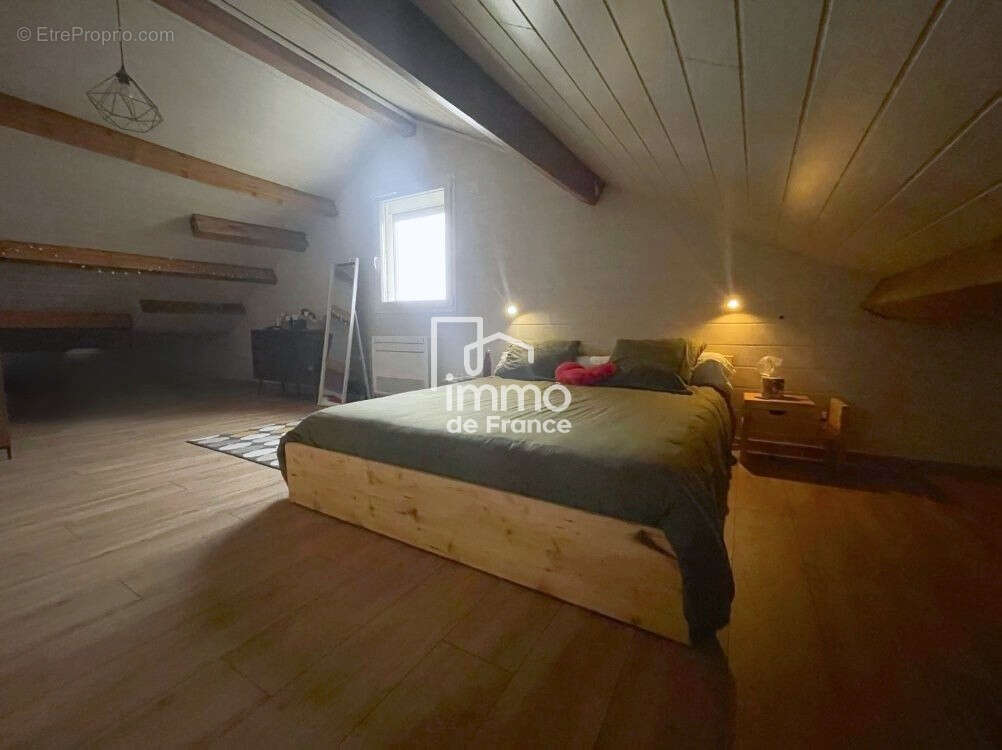 Maison à DOMPIERRE-SUR-VEYLE