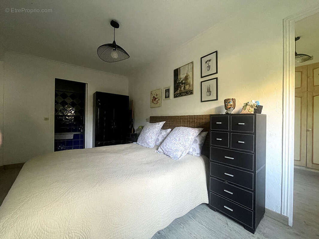 Autre à VILLENEUVE-LOUBET