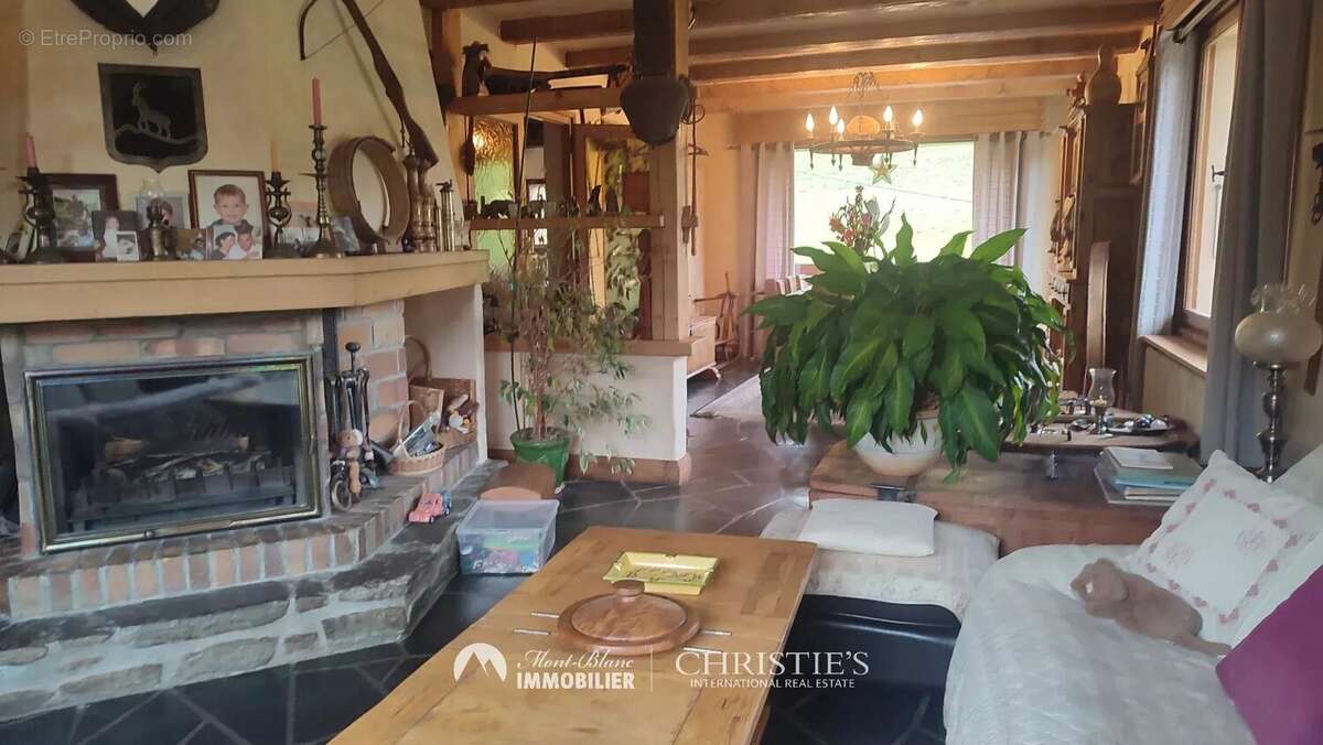 Maison à NOTRE-DAME-DE-BELLECOMBE