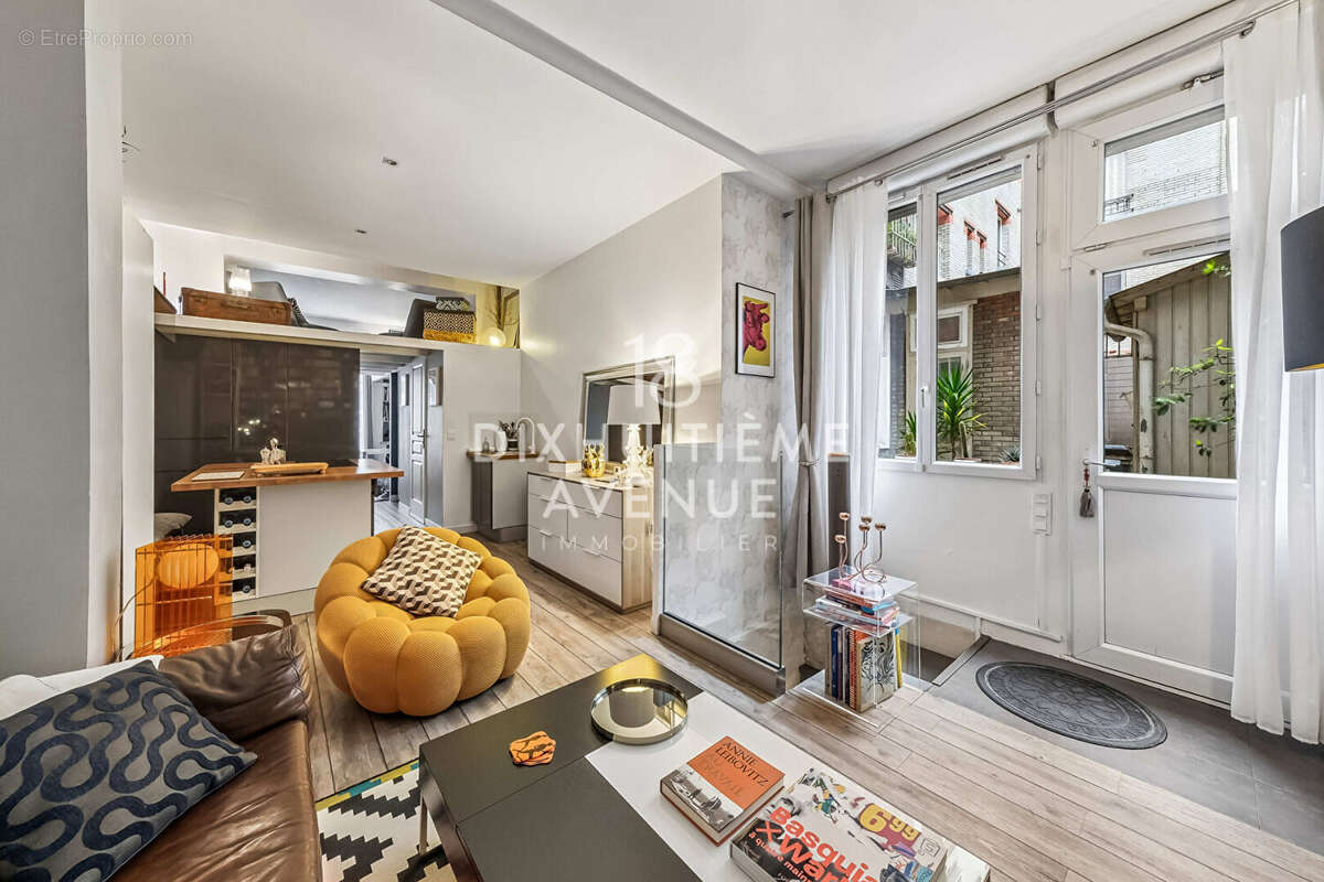 Appartement à PARIS-18E