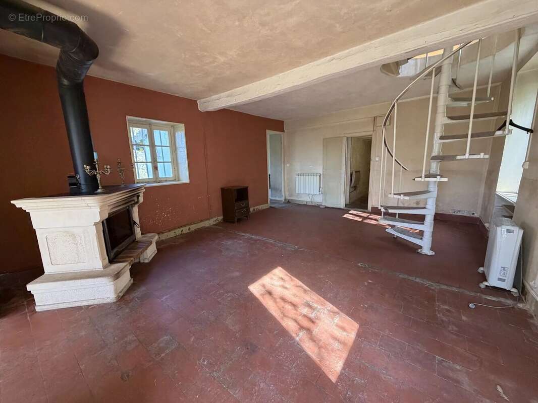 Maison à SAINT-HONORE-LES-BAINS