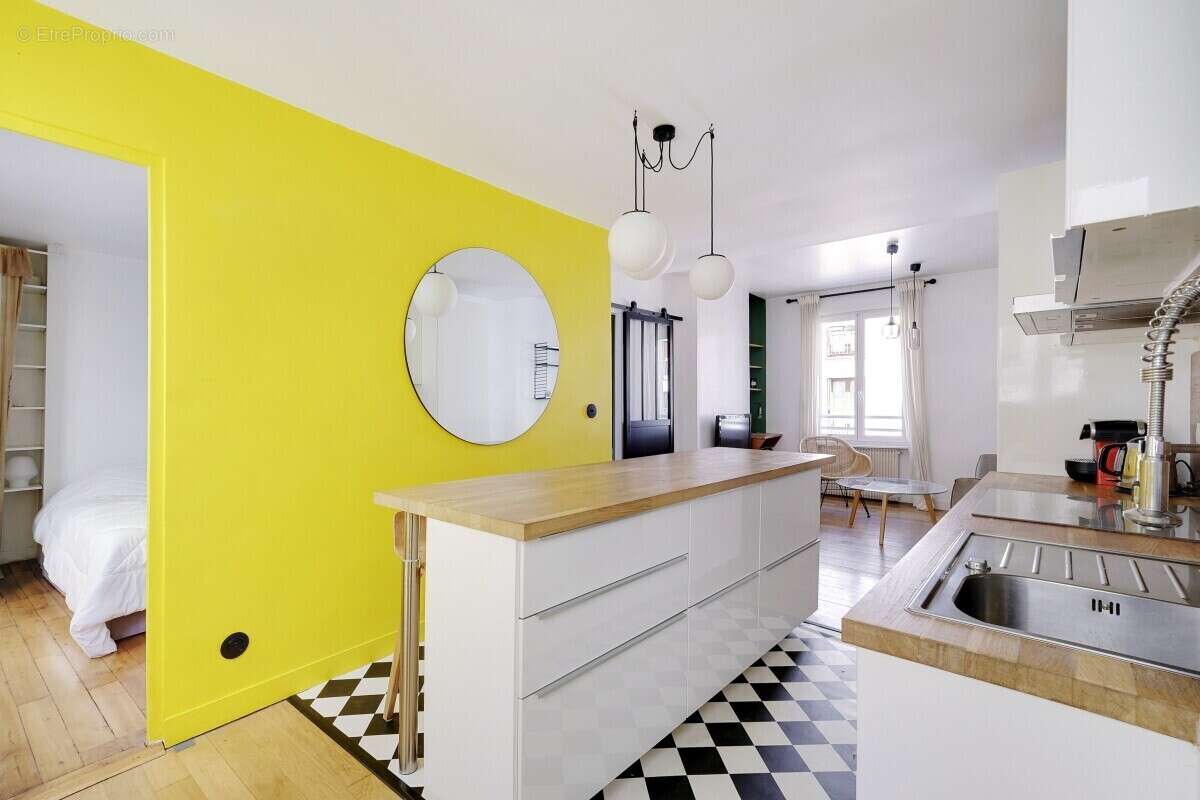 Appartement à PARIS-18E