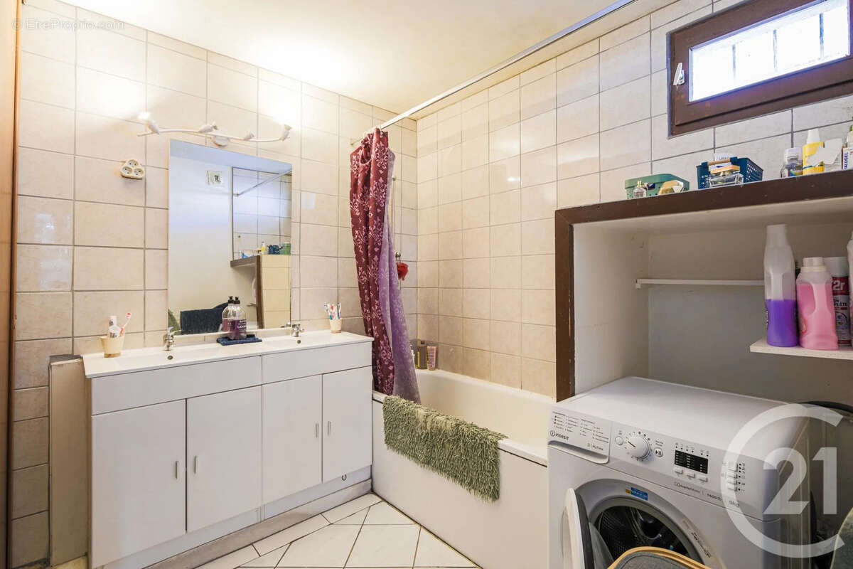 Appartement à FONTAINE