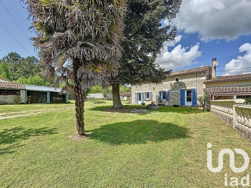 Photo 1 - Maison à VILLEFRANCHE-DE-LONCHAT