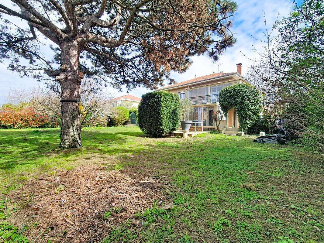 Maison - 2 Chambres - Possibilité 3 supplémentaires - Véranda - Jardin - Au calme - Proche toutes commodités - photo 17