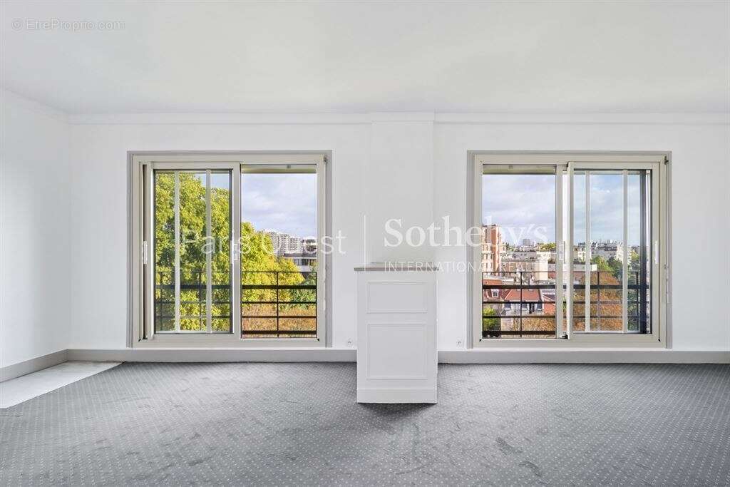 Appartement à NEUILLY-SUR-SEINE
