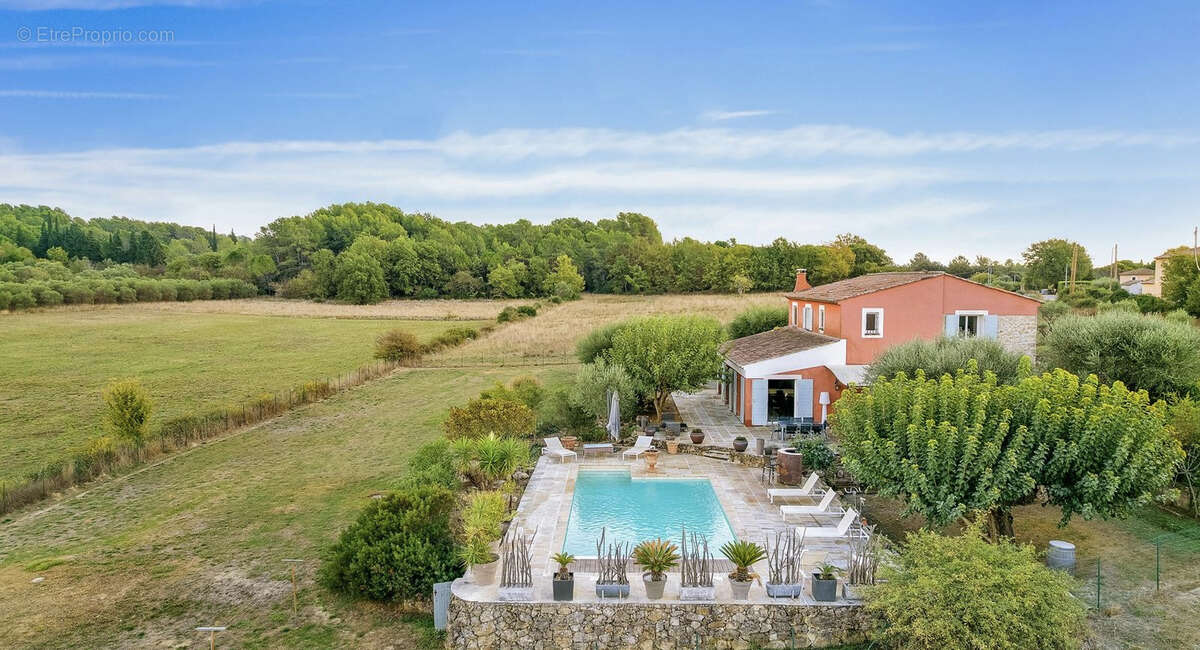 Maison à BAGNOLS-EN-FORET