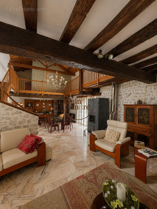 Maison à CHAMPNIERS