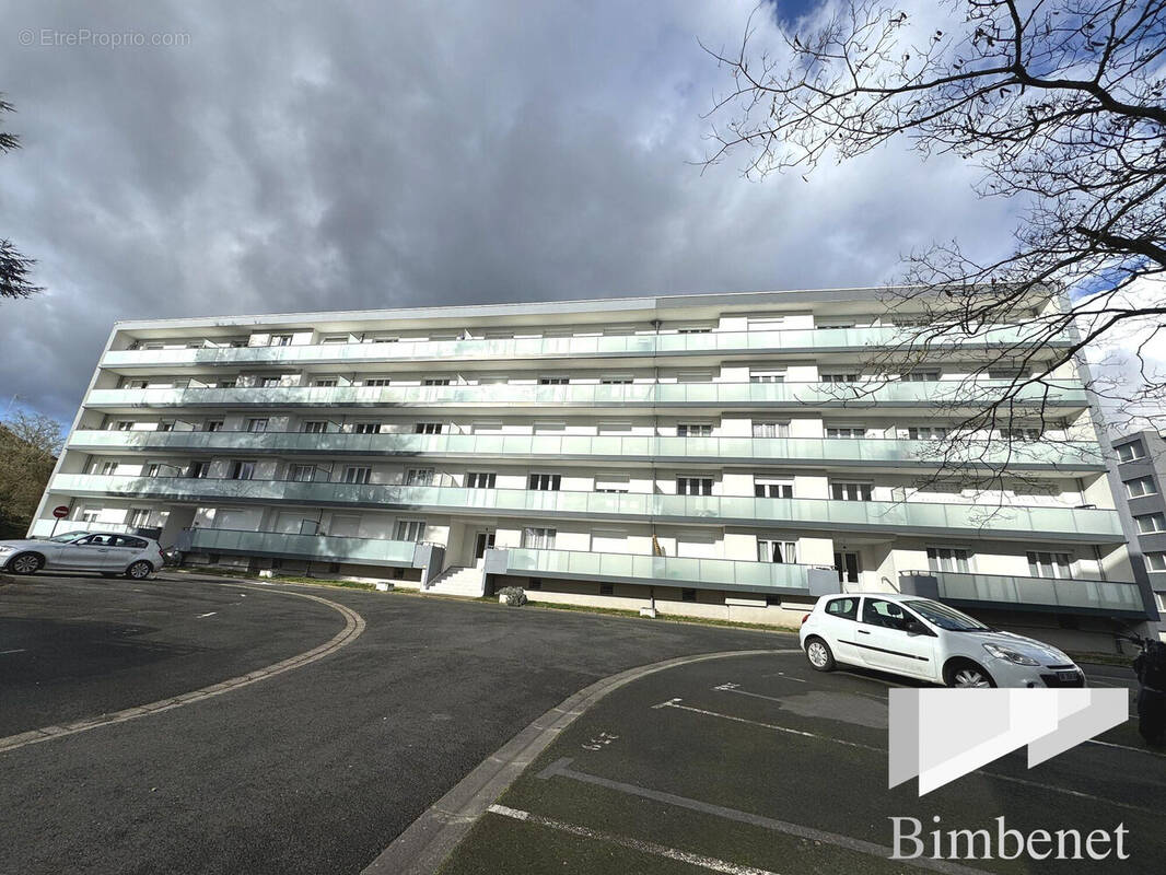 Appartement à SAINT-JEAN-DE-LA-RUELLE