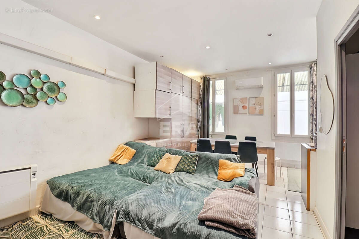 Appartement à MARSEILLE-5E