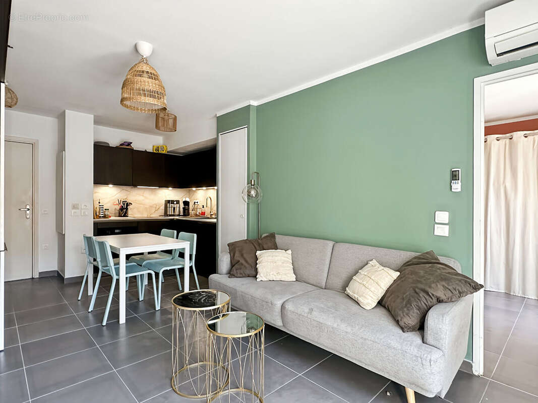 Appartement à ENSUES-LA-REDONNE