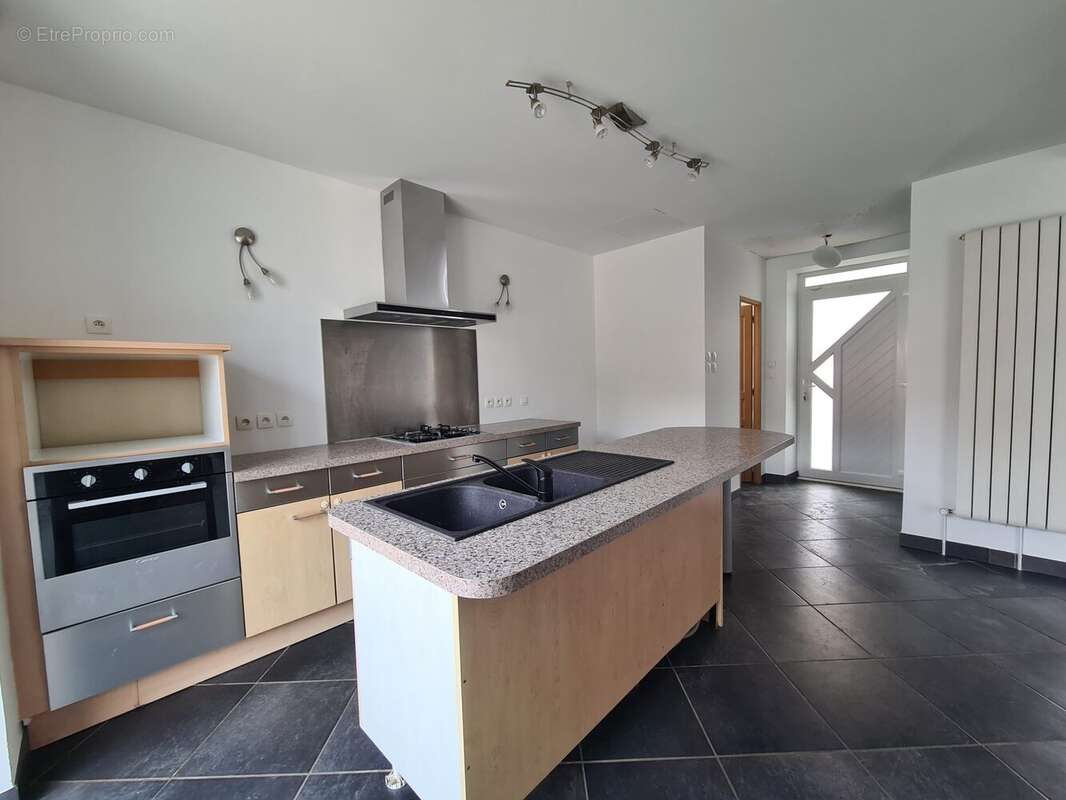Maison 86 m² à Ornans  - photo 4