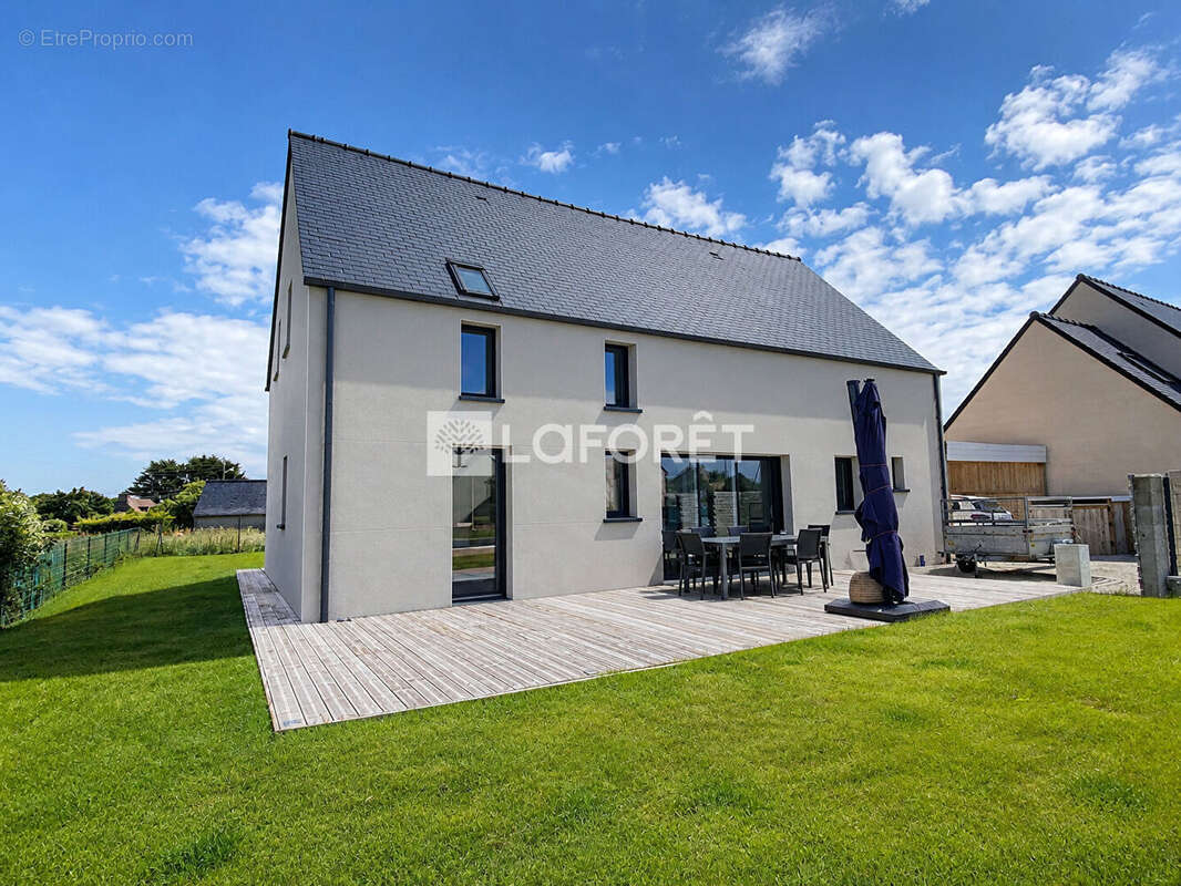 Maison Plougrescant 5 pièce(s) 138.68 m2 - photo 2