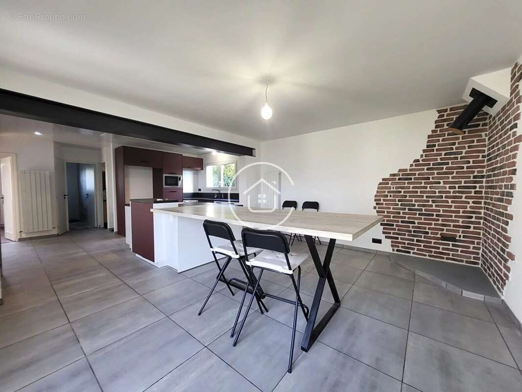 Maison à VILLEBAROU