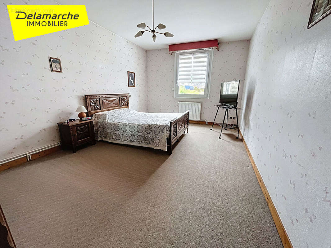 Maison à SAINT-HILAIRE-DU-HARCOUET