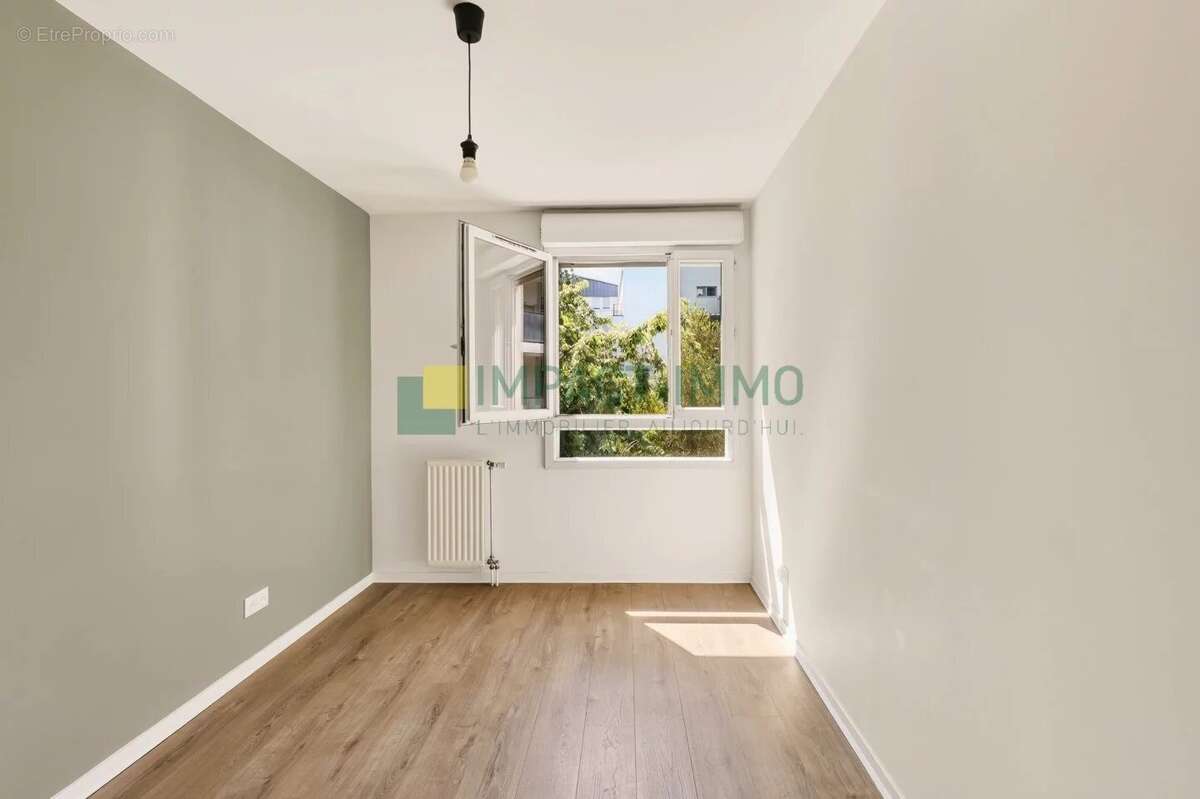 A vendre 3 pieces balcons cave (parking en sus.) en parfait etat - photo 10