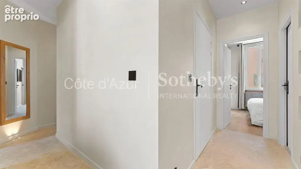 Appartement rénové de 68 m² avec terrasse au cœur de Saint-Tropez - photo 13