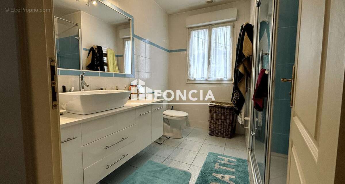 Maison à CHENNEVIERES-SUR-MARNE