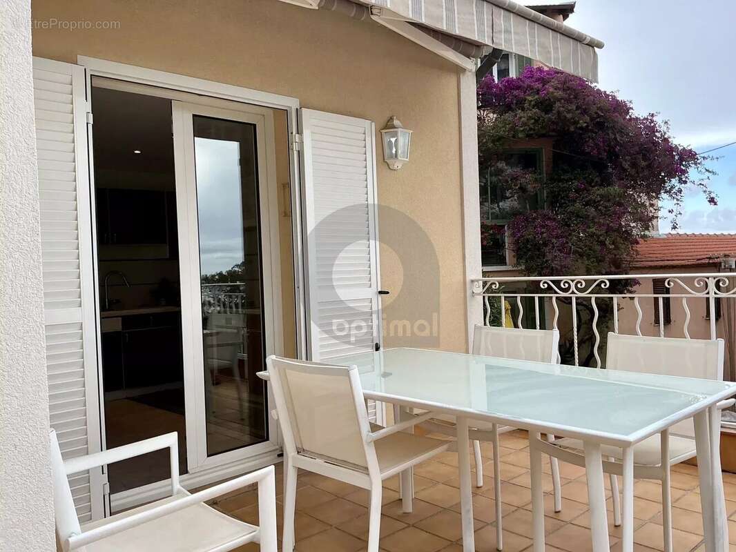 Appartement à ROQUEBRUNE-CAP-MARTIN