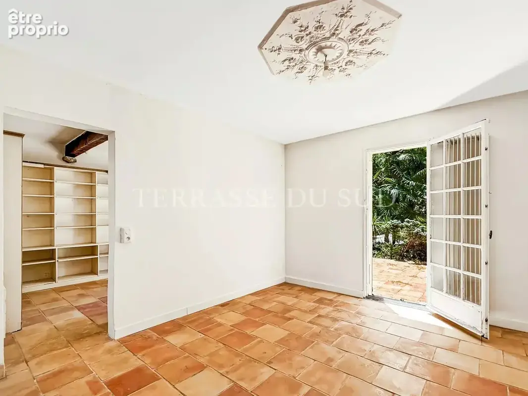 Vente Maison 10 Pièces de 229 m2 sur Parcelle de 2 558 m2 avec Terrasses, Piscine, Garages, au Calme Absolu - Puyricard - Aix en - photo 15