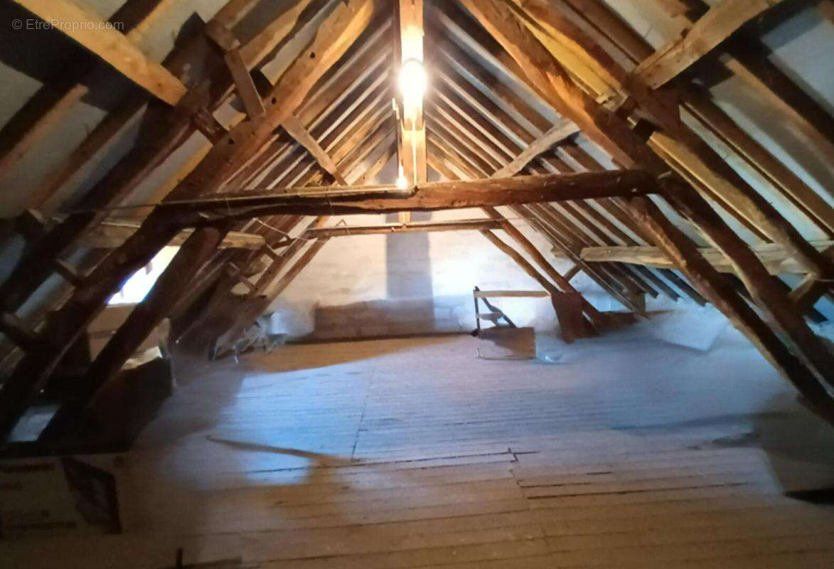 Maison à VARENNES-SUR-ALLIER