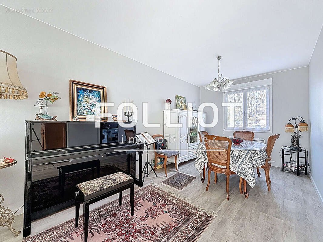 Maison à SAINT-JEAN-DES-CHAMPS