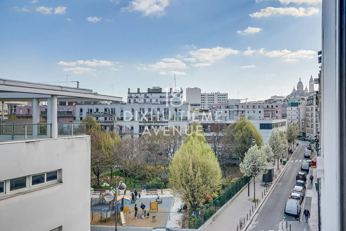 Appartement à PARIS-18E