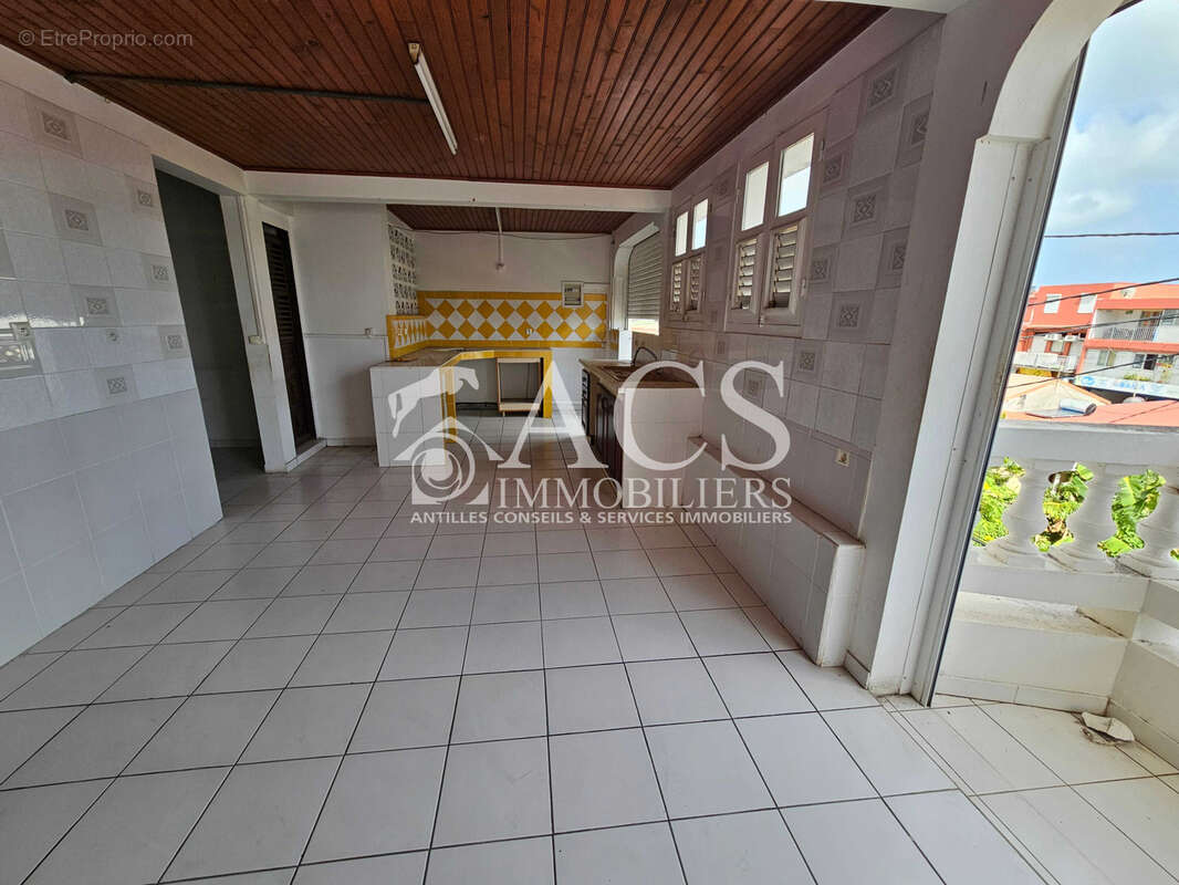 Appartement à SAINTE-LUCE