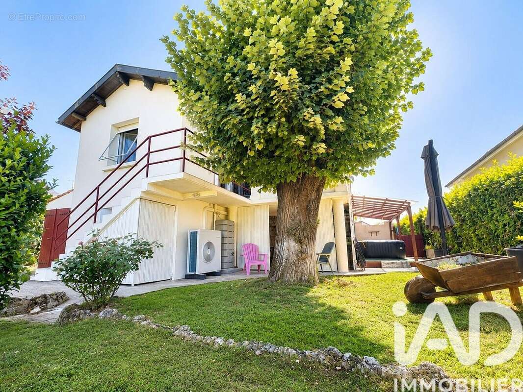 Photo 2 - Maison à TERRASSON-LAVILLEDIEU