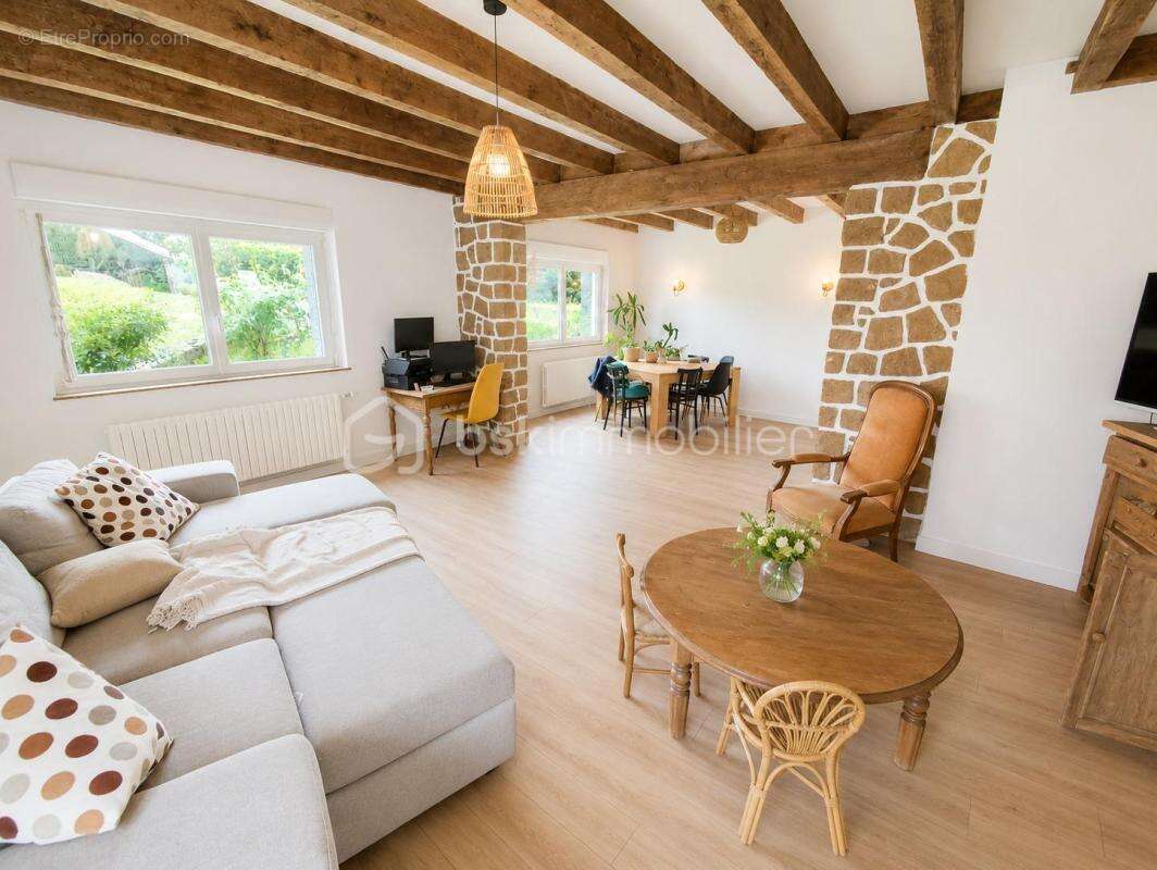 Maison à LA BAZOUGE-DU-DESERT