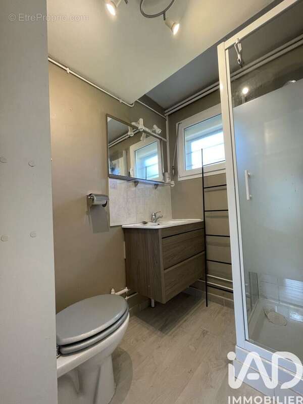 Maison 69 m² à Camiers  - photo 3