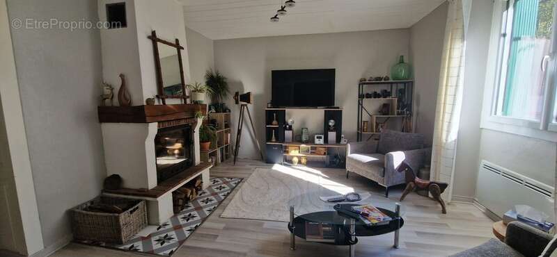 Maison à DECAZEVILLE