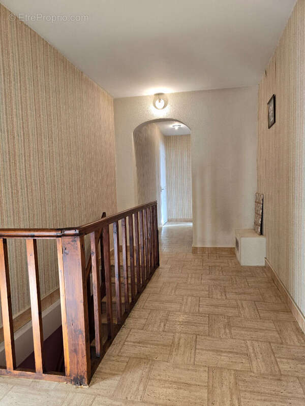 Maison à COSSE-LE-VIVIEN