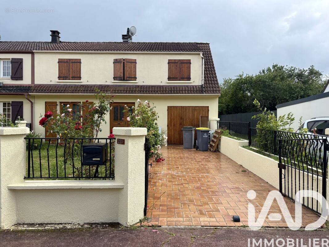 Photo 1 - Maison à MOISSY-CRAMAYEL