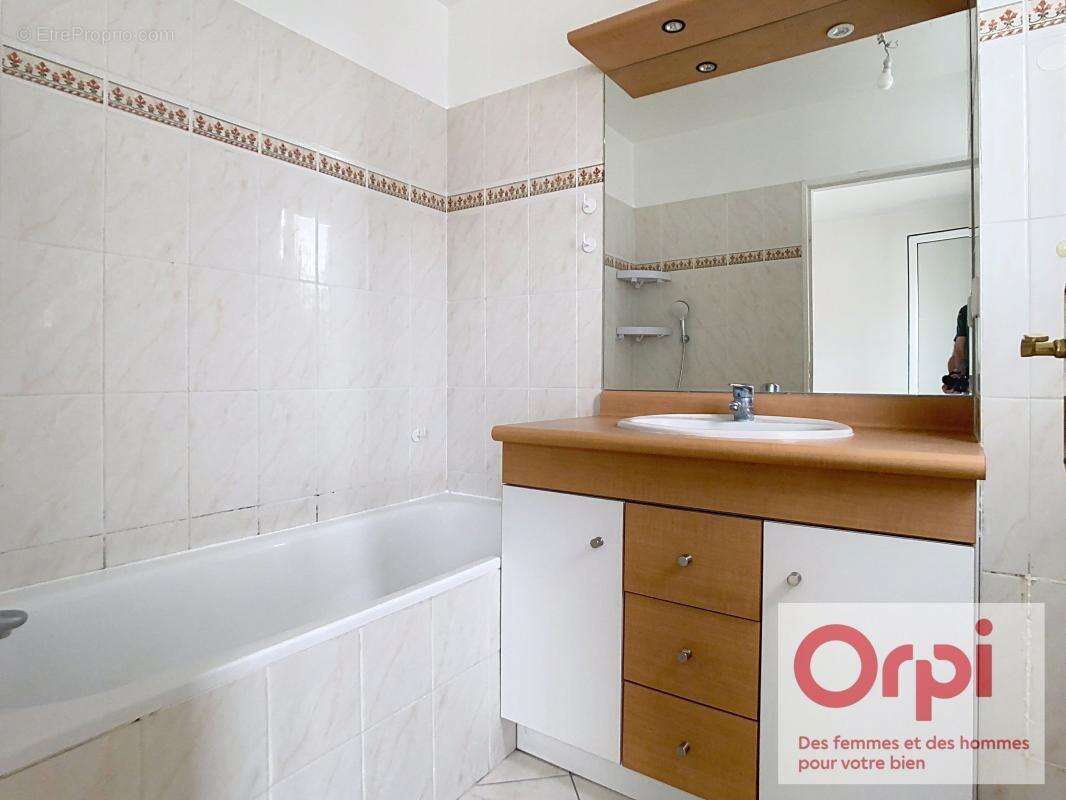 Appartement à ISSY-LES-MOULINEAUX