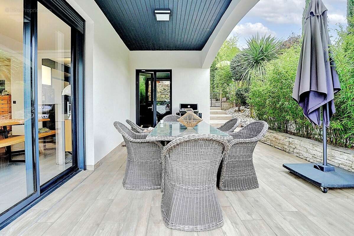 Maison à SAINT-CYR-AU-MONT-D'OR