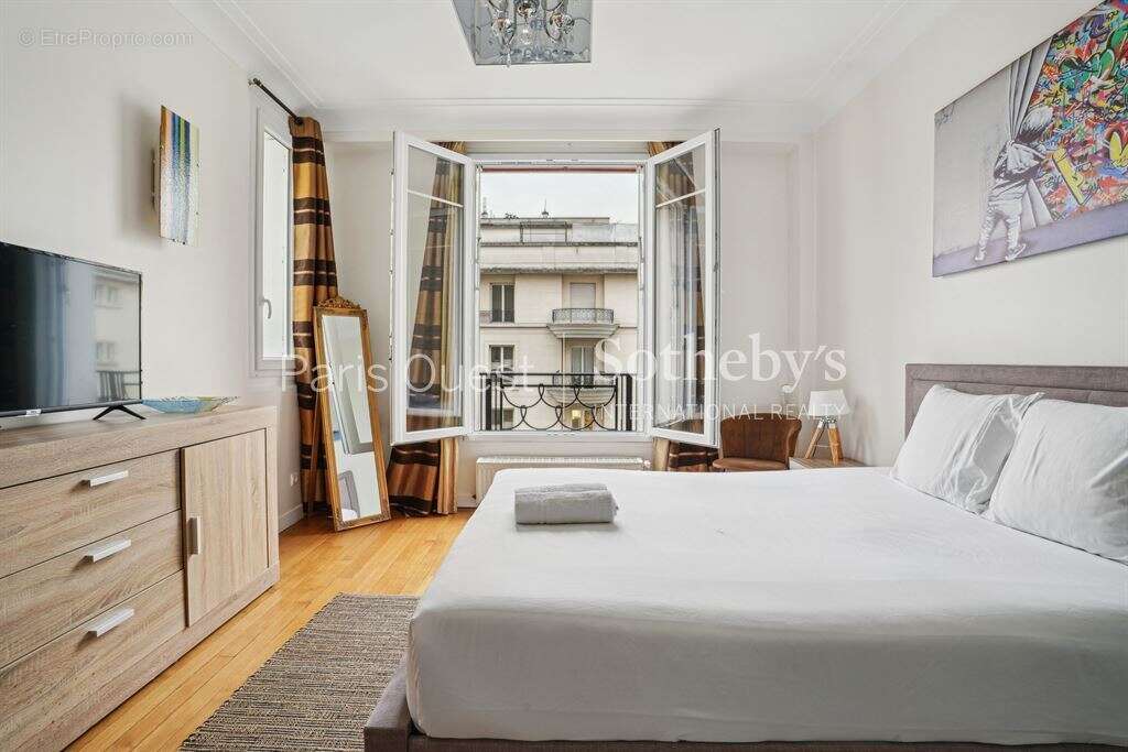 Appartement à NEUILLY-SUR-SEINE