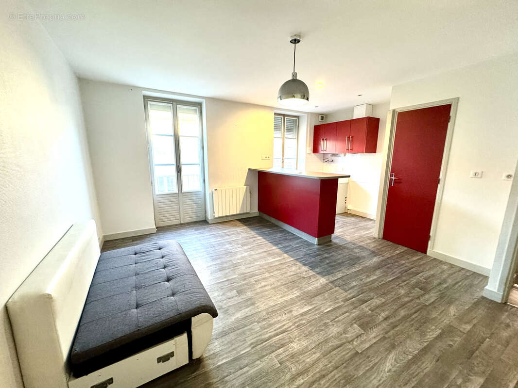 Maison à LES MARTRES-DE-VEYRE