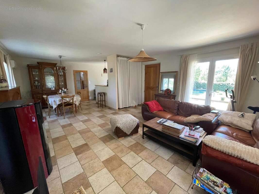 Maison 124 m² à Saint-Laurent-La-Vernede  - photo 2