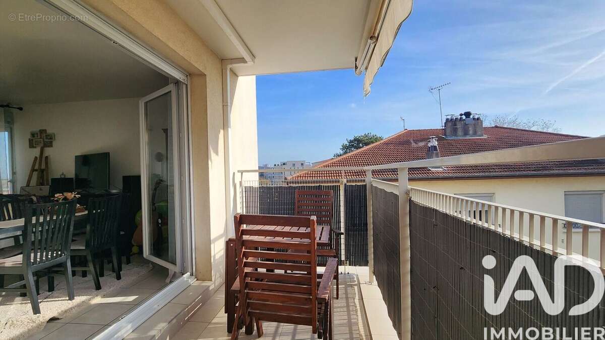 Photo 6 - Appartement à DECINES-CHARPIEU