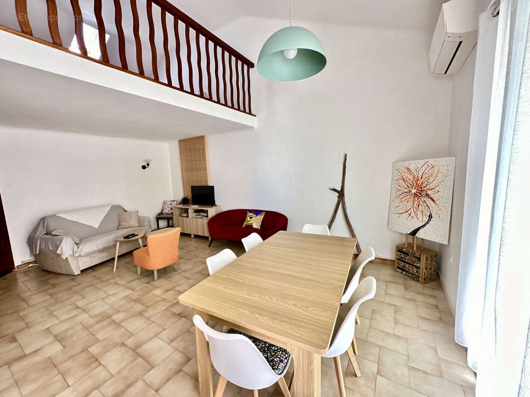 Appartement à MAUGUIO