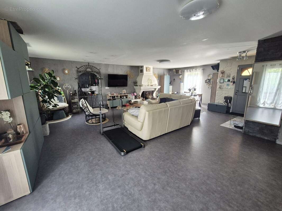 Maison à AMBARES-ET-LAGRAVE