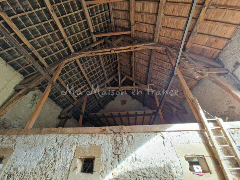 Autre à SAINT-POURCAIN-SUR-SIOULE