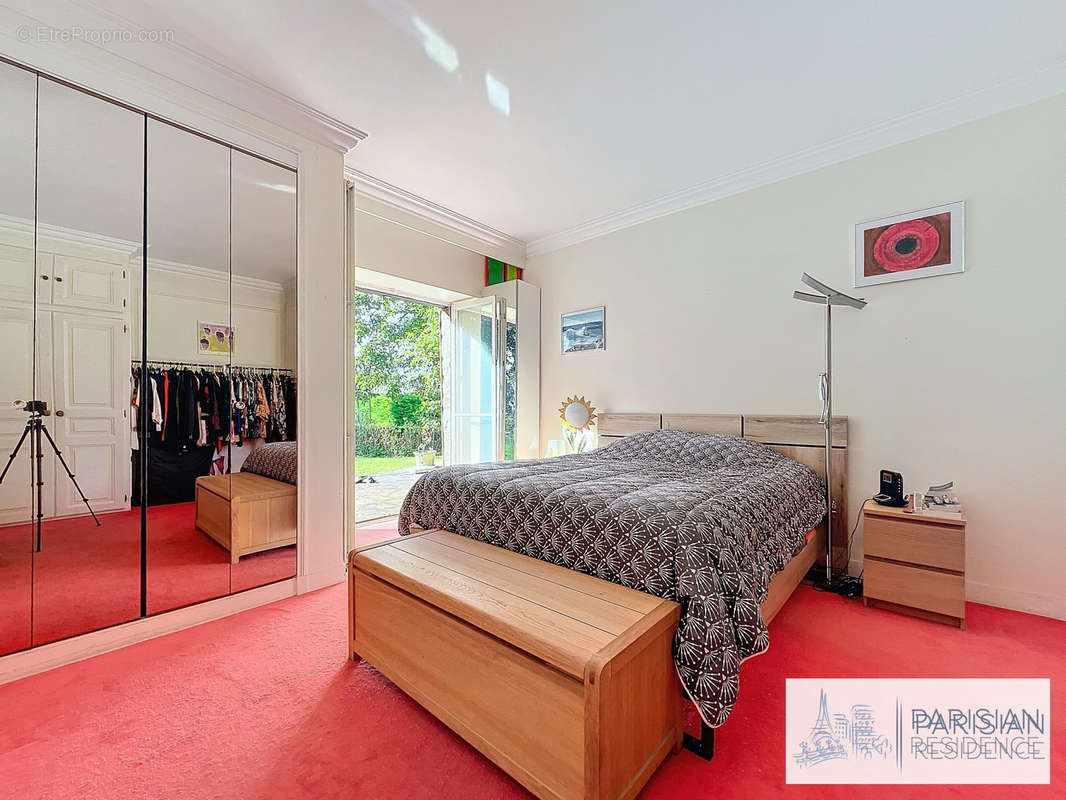 chambre RDC maison principale  - Maison à MONTEREAU-FAULT-YONNE