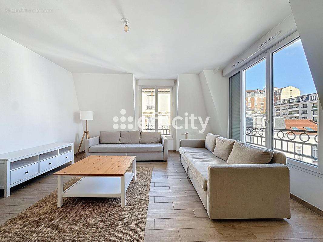 Appartement à LA GARENNE-COLOMBES