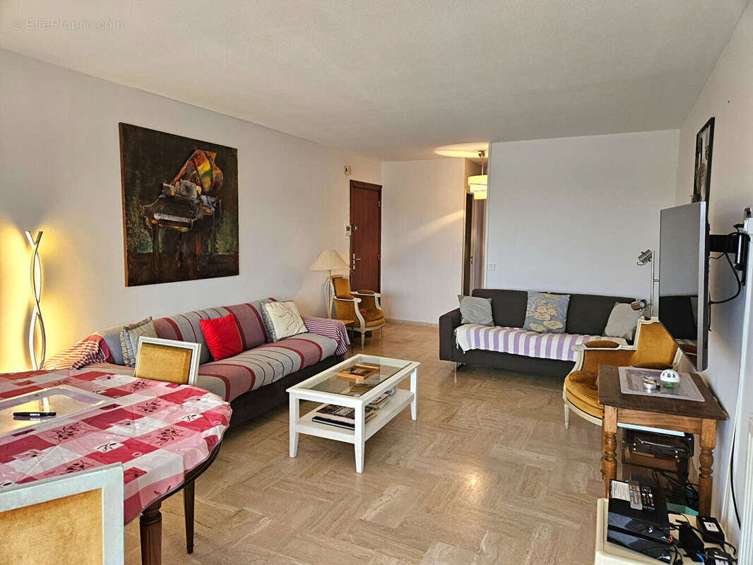 Appartement à MANDELIEU-LA-NAPOULE
